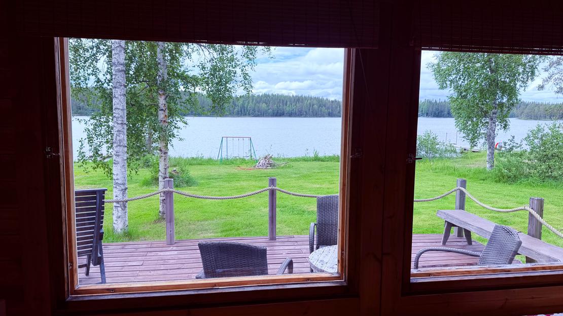 sauna j&auml;rven rannalla